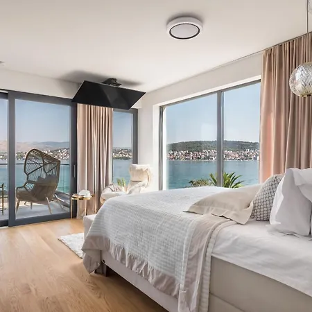 Villa Palace Al Nera Luxurius At Sea With 2 Swimming Pools Saunas