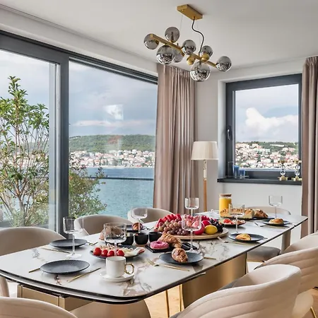 Palace Al Nera Luxurius At Sea With 2 Swimming Pools Saunas Trogir