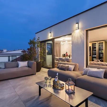 Villa Palace Al Nera Luxurius At Sea With 2 Swimming Pools Saunas Trogir