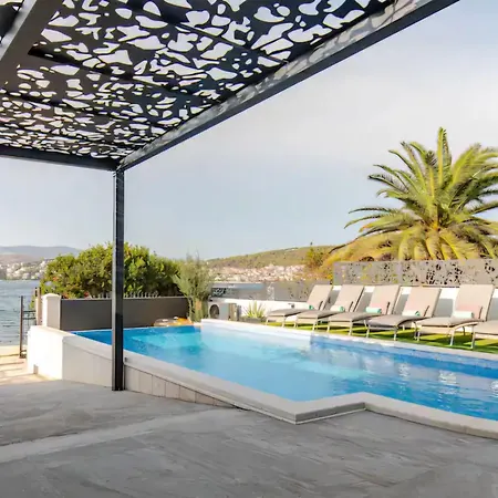 Palace Al Nera Luxurius At Sea With 2 Swimming Pools Saunas * Trogir